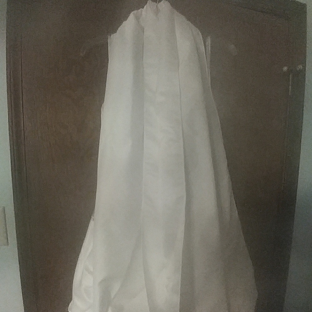 Dress - Picture 7 of 7